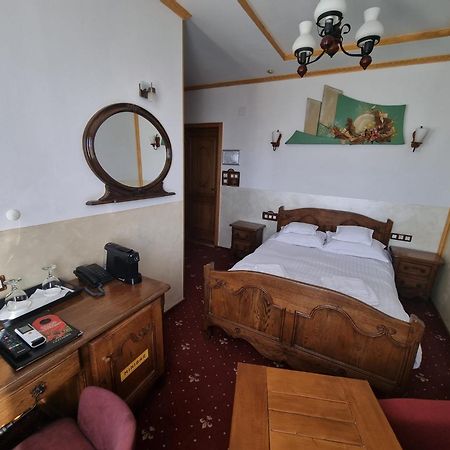 Pensiunea Milexim Cîmpia Turzii Exteriör bild