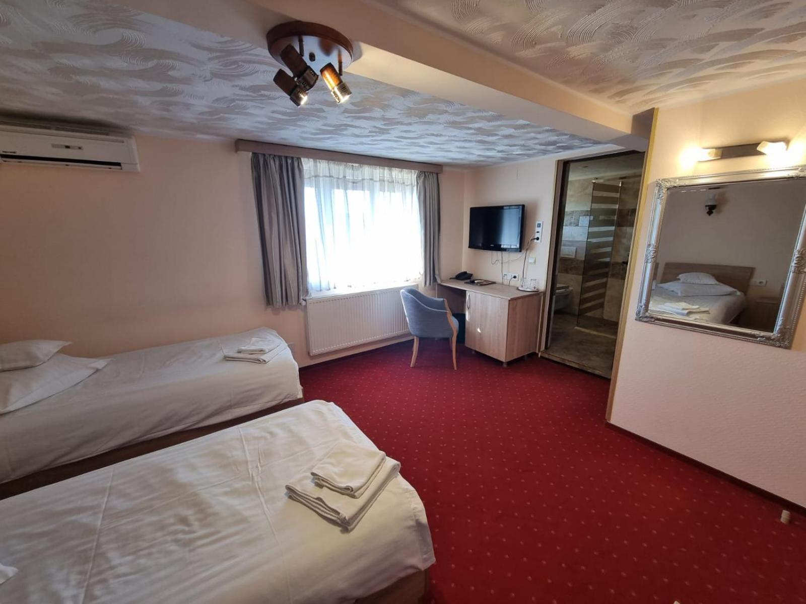 Pensiunea Milexim Cîmpia Turzii Exteriör bild